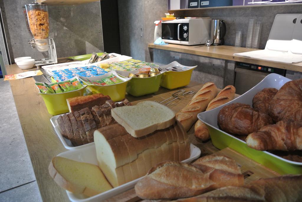 Ibis Budget Chambery Sud Challes Les Eaux Εξωτερικό φωτογραφία