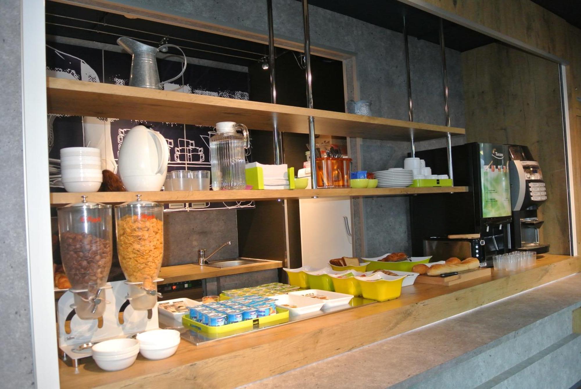 Ibis Budget Chambery Sud Challes Les Eaux Εξωτερικό φωτογραφία
