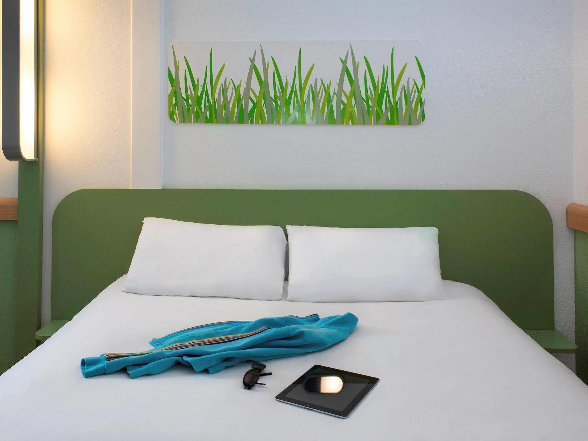 Ibis Budget Chambery Sud Challes Les Eaux Εξωτερικό φωτογραφία