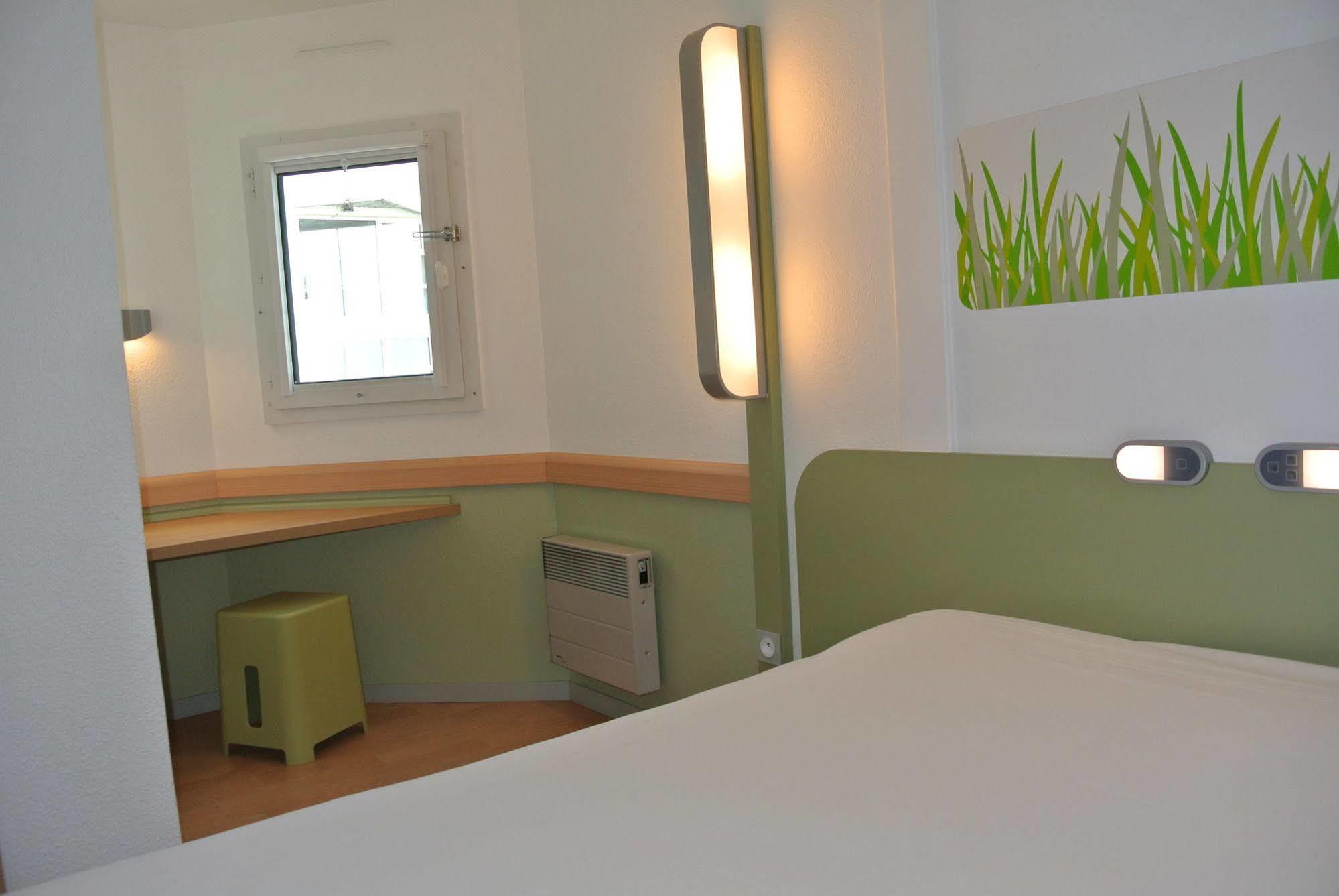 Ibis Budget Chambery Sud Challes Les Eaux Εξωτερικό φωτογραφία
