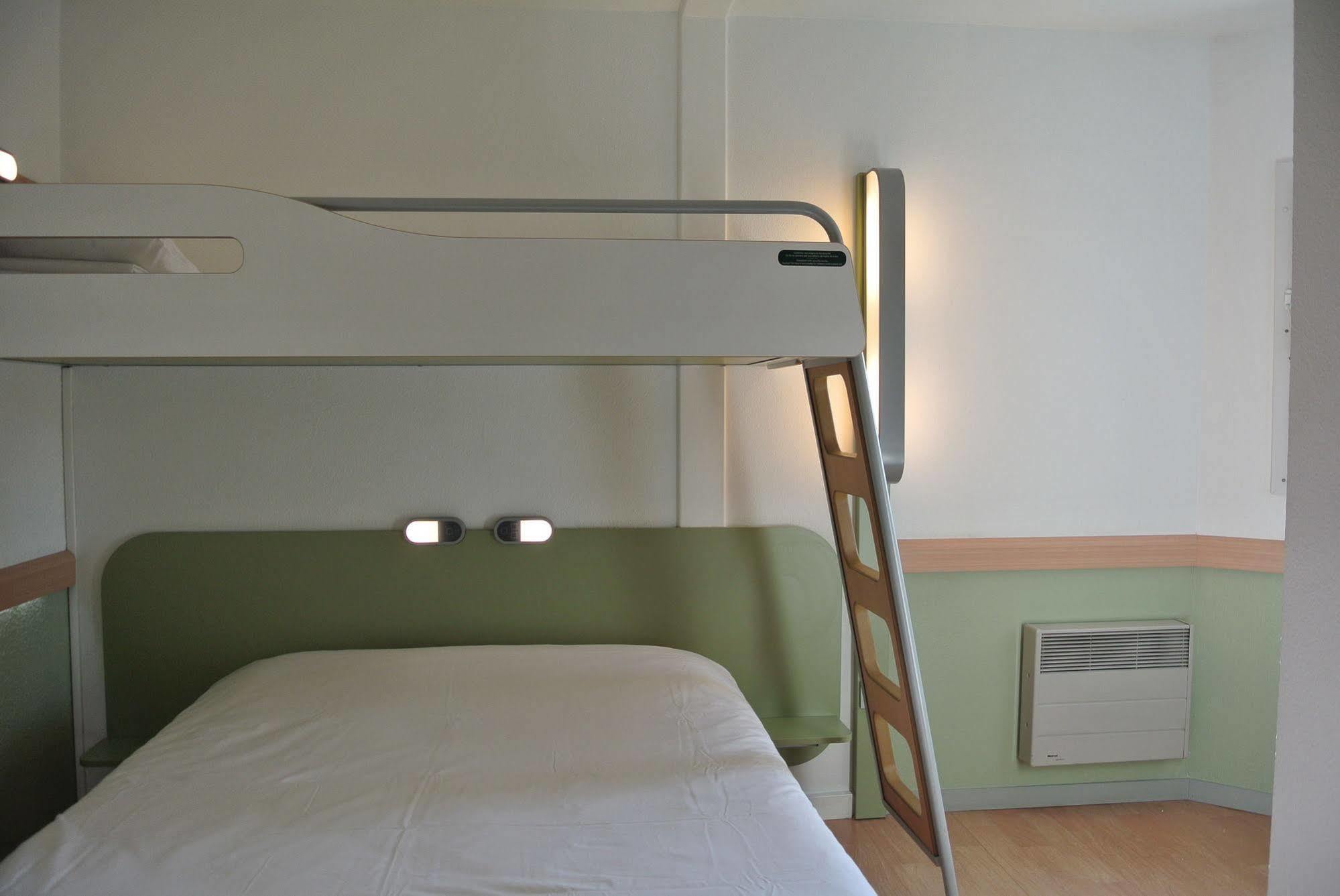 Ibis Budget Chambery Sud Challes Les Eaux Εξωτερικό φωτογραφία